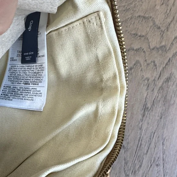 NWT GAP Raffia Colorblock Pouch with Zipper - Picture 3 of 7